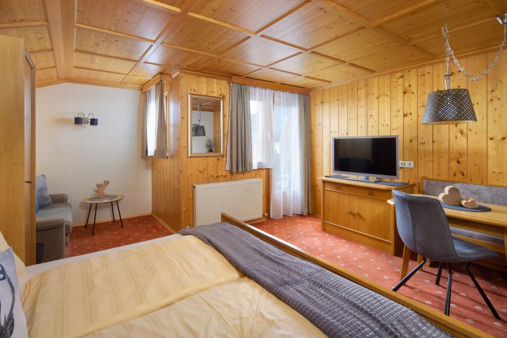 Schlafzimmer Alpenblühn Appartements Tschagguns