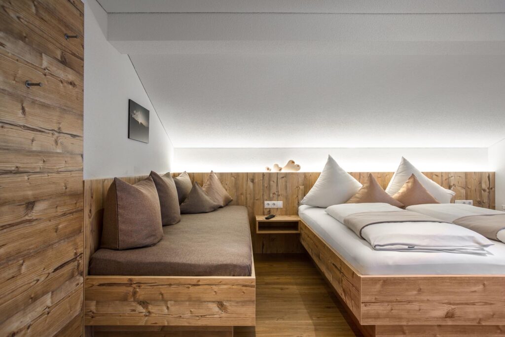 Schlafzimmer Appartements Alpenblühn Gortipohl